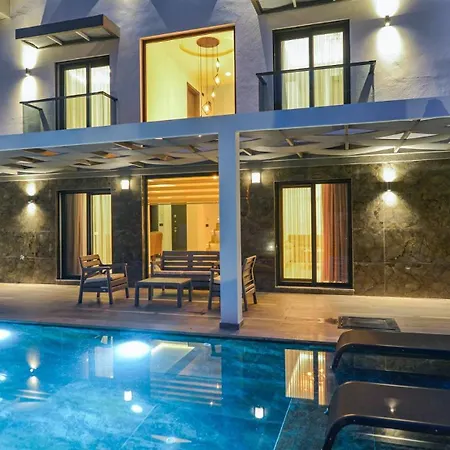 וילה Oludeniz 4 Bedroom 2404