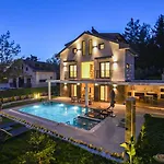 Oludeniz 4 Bedroom 2404 * フェティエ