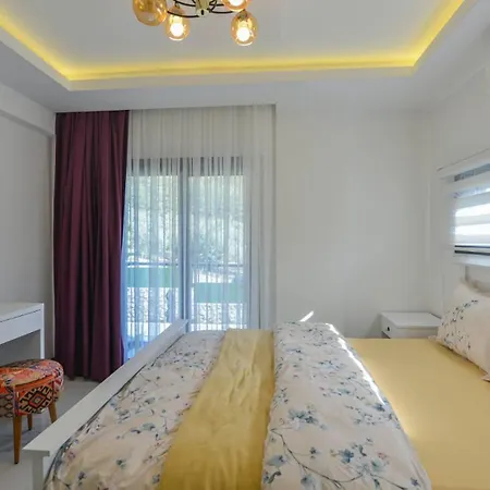 فيلة Oludeniz 4 Bedroom 2404 فتحية