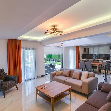 Oludeniz 4 Bedroom 2404 فيلة *