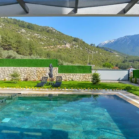 فيلة Oludeniz 4 Bedroom 2404 *