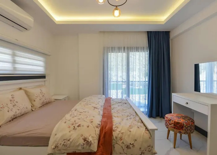 Oludeniz 4 Bedroom 2404 别墅 *